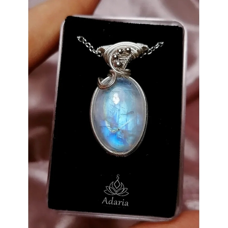 Сребърно колие с Лунен камък