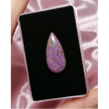 Кабошон Пурпурит