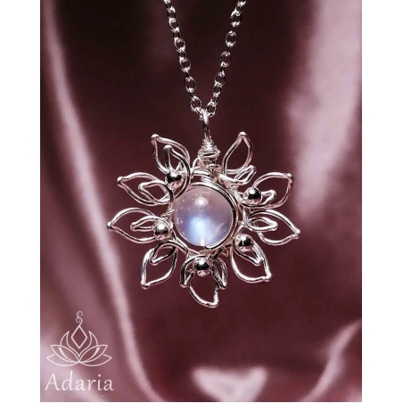 Сребърно колие с Лунен камък