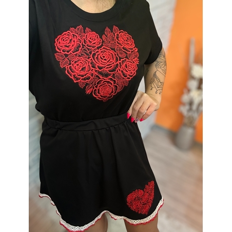 Ново!  комплект с бродерия „Сърце от рози“