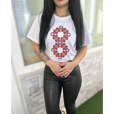 Дамска тениска с бродерия 2