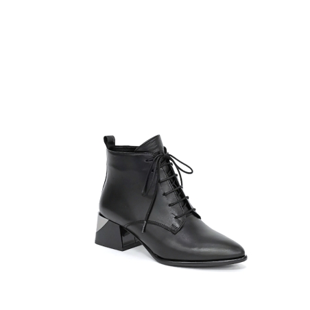 Women's elegant boots made of natural leather in black/7340