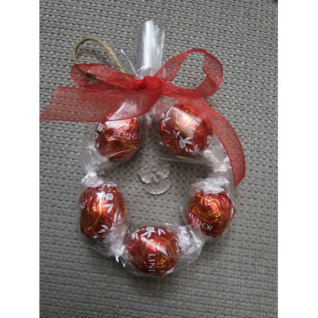 Играчка за закачане с бонбони  Lindor