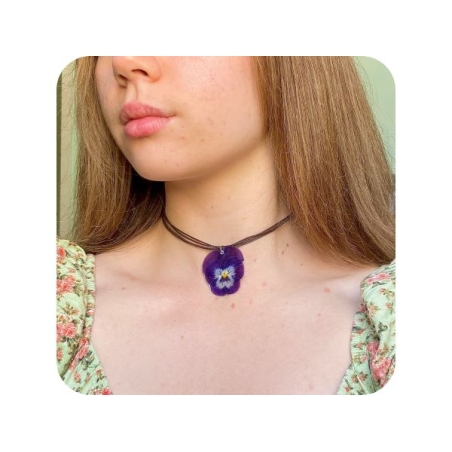 Чоукър с Теменужка