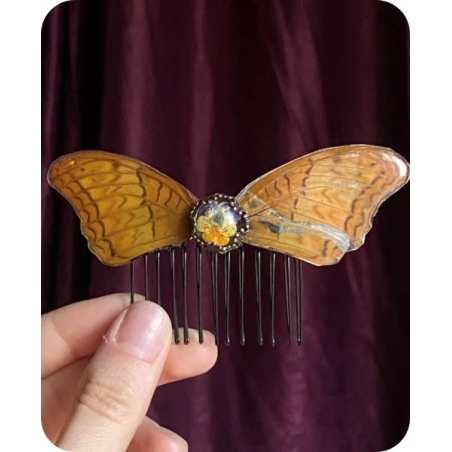 Шнола да коса с пеперудени крила