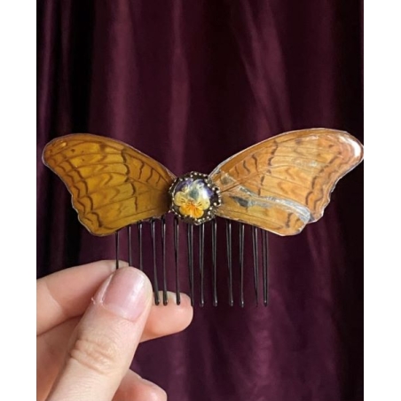 Hair barrette with butterfly wings