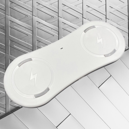 БЕЗЖИЧНО ЗАРЯДНО ЗА ДВА ТЕЛЕФОНА