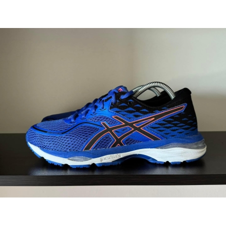 Asics Gel-Cumulus 19/ 42номер 26.5см Стелка Почти Нови