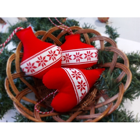 Играчки за елха в червено