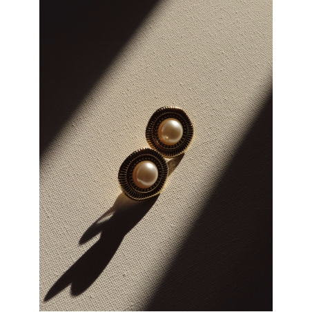 SAMANTHA EARRINGS IN PEARL WHITE