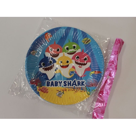 Парти чинийки ,  Baby Shark   / 10 бр в опаковка/ , 18.0см диаметър