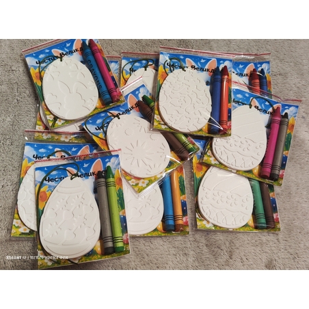 Великденски комплект керамично яйце с 2 бр. пастели