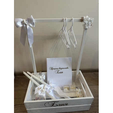 Гардеробче в бял цвят