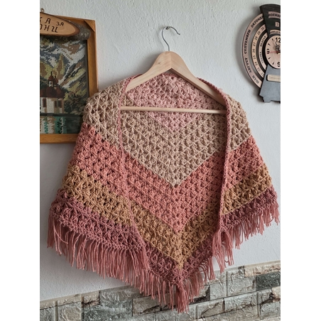 Ръчно Плетен Триъгълен Шал/Наметало с Ресни-Модел