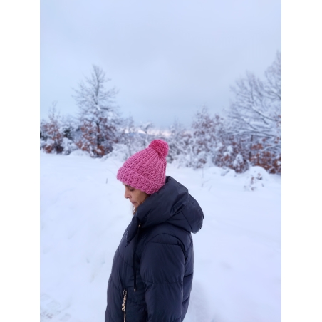 Ръчно Изплетена Зимна Шапка Бини-Топлина и Комфорт в едно