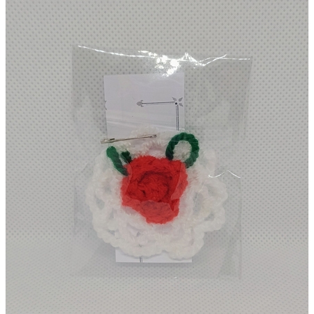 Мартеница брошка с роза