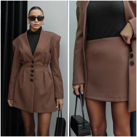 Елегантен костюм 