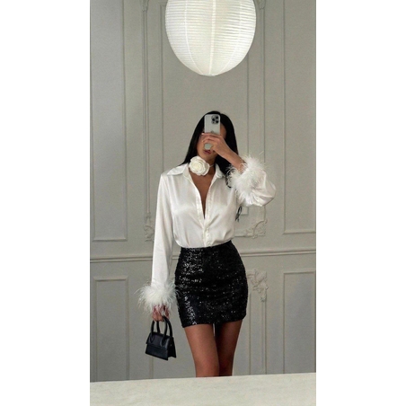 “Satin Shine” white – риза с пера и блестяща черна пола