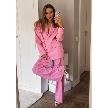 Pink Elegance – Костюм със сако и панталон