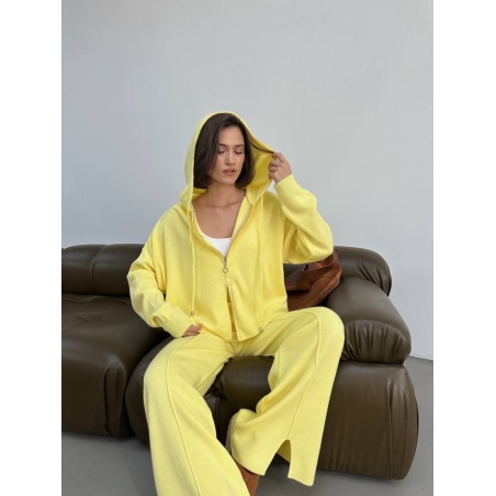 Urban Ease Set Yellow – модерен спортен екип от фино плетиво