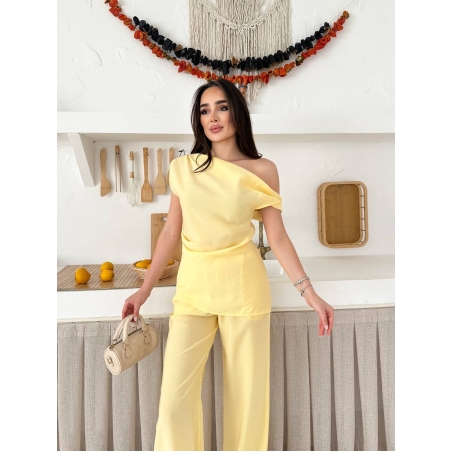 Relax Chic Set Yellow – Панталон с ластик и издължен топ с паднало рамо