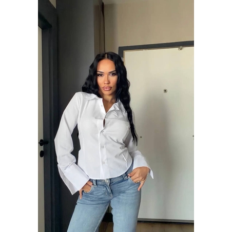 Риза с подчертан силует и връзки на талията - white