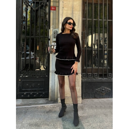 Елегантен сет от блуза и пола