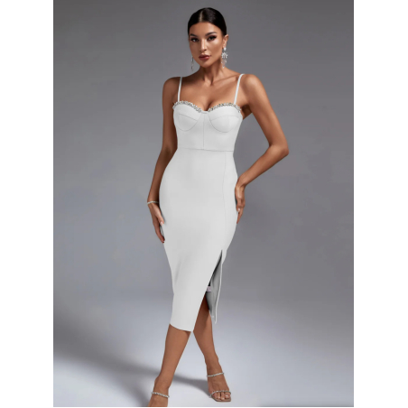 Glam Chic white – Вталена миди рокля с камъни и цепка