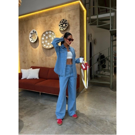 Дънков комплект от овърсайз риза/яке и широки дънки