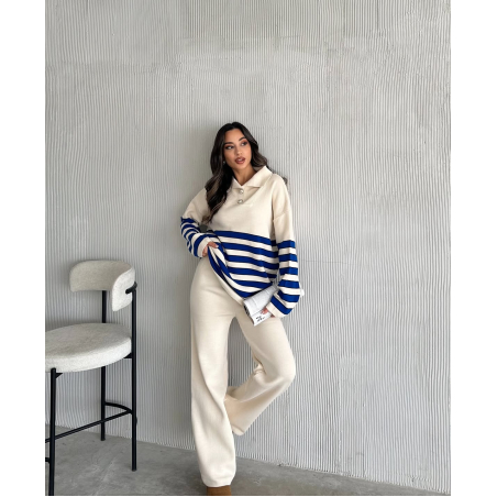 Широк комплект от плетиво с издължен пуловер Бял