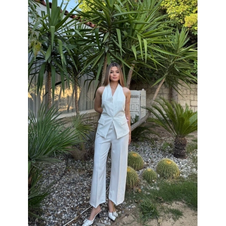 Back Charm white-  Костюм от елек с гол гръб и широк панталон