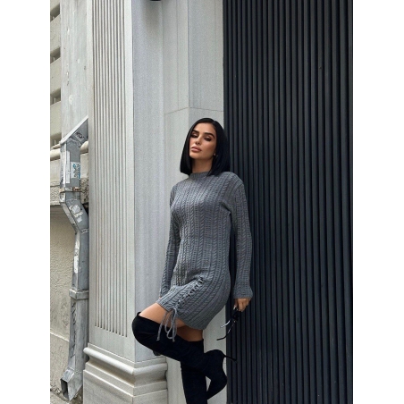 Къса плетена рокля „CozyCharm“ с връзки на бедрото