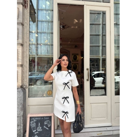 Ribbon Pop -Рокля в бяло с черни панделки