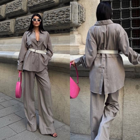 Спортно елегантен костюм от риза и панталон -Сив