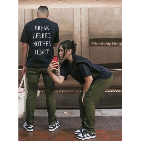 “Break her bed” тениска