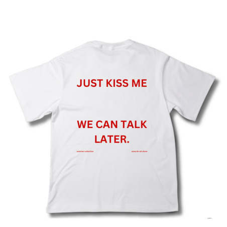 “Just kiss me” тениска