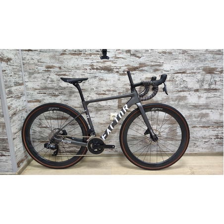 Factor LS Gravel SRAM Force/Rival AXS CeramicSpeed Zipp 303S Tubeless | 49