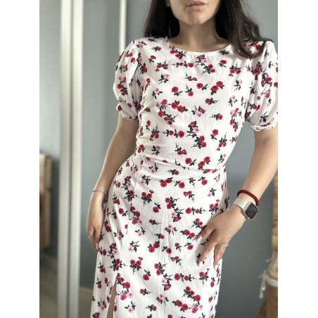 Бяла рокля с розички и бухнали ръкави 🌹