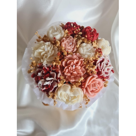 Авторски букет „Peach & Gold Harmony“