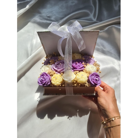 Авторски букет „Lavender Storybook“