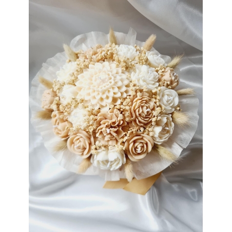 Авторски букет „Natural Elegance Bloom“