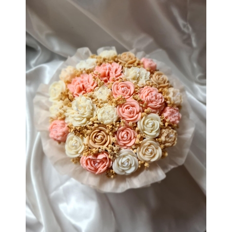 Авторски букет „Blush Symphony“
