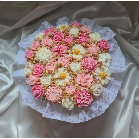 Авторски букет „Blooming Meadow Symphony“