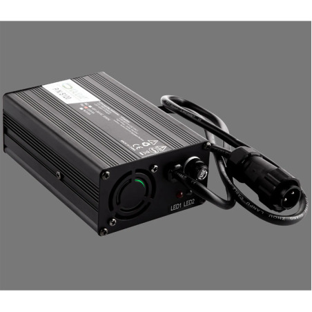 Float Plus алуминиево зарядно за батерия 12V 5 amp