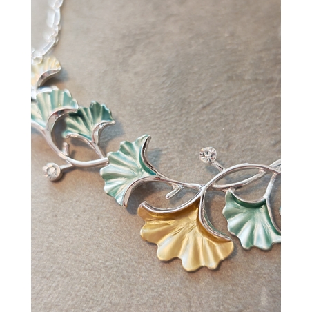 Дамски  колиета