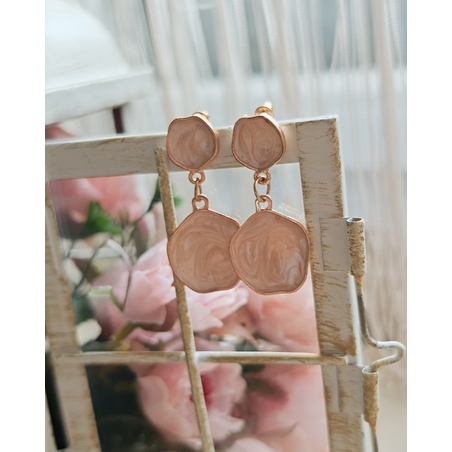 Дамска обици