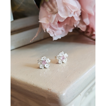 Дамски обици