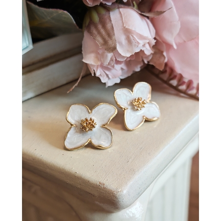 Дамски обици