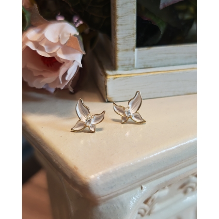 Дамски обици