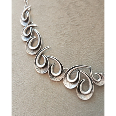 Дамско колие